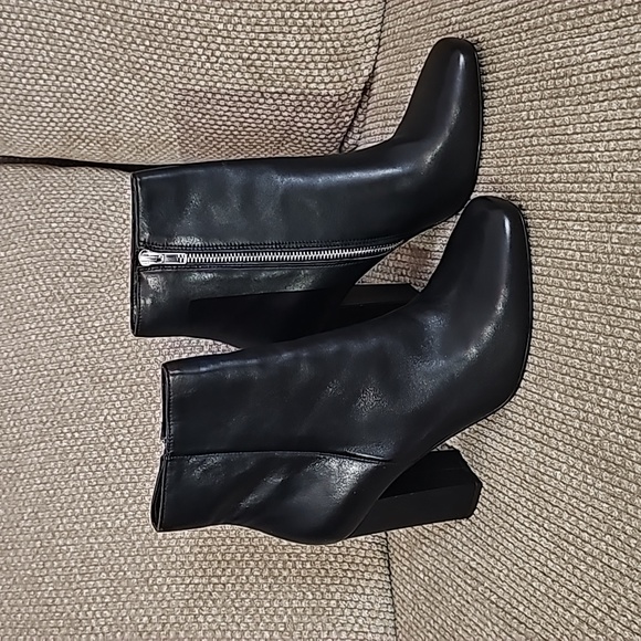 Brand new never worn steve madden boots - Picture 1 of 4